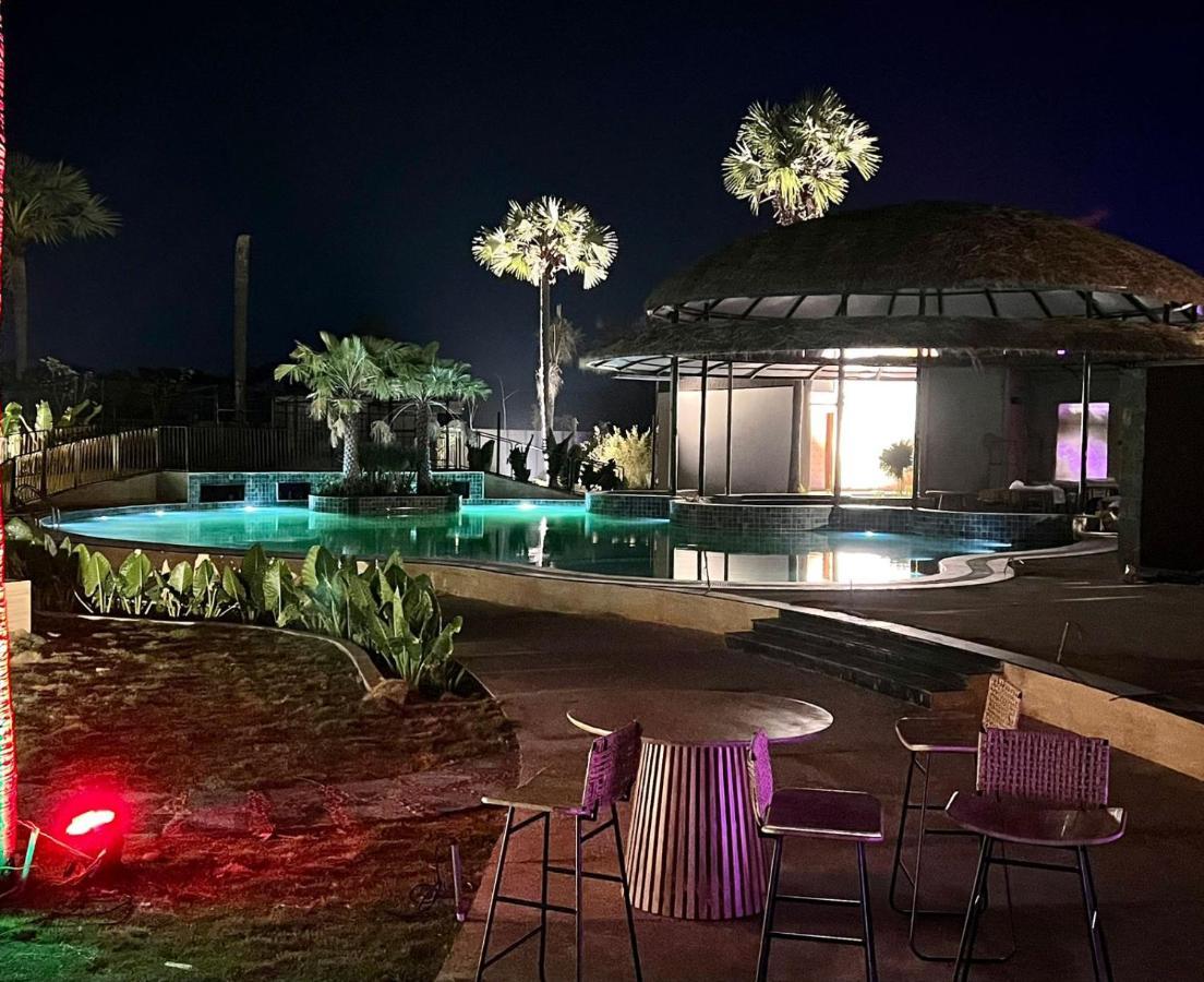 V Hotels And Resorts Chirala Ngoại thất bức ảnh